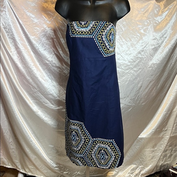 Lilly Pulitzer Strapless Dress in Navy with Geometric Accents - Picture 2 of 3